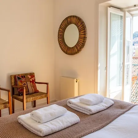 Plum Guide - Up To Santa Justa Apartament *